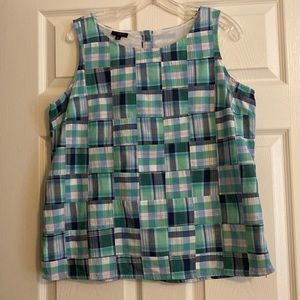 Round neck sleeveless cotton blouse